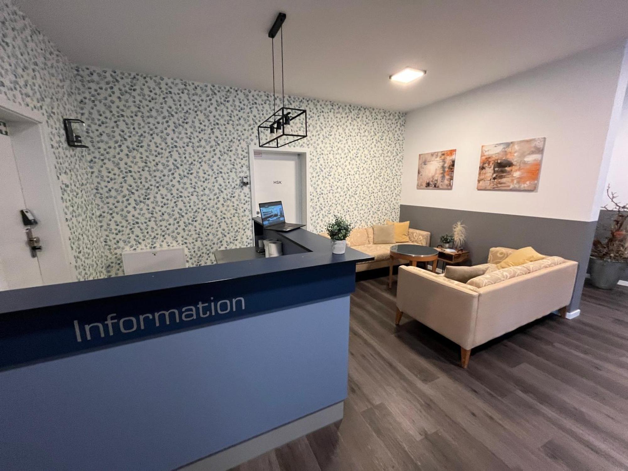 Prima Inn Hotel & Hof Neuruppin - Digitales & Rezeptionsloses Motel Exteriér fotografie